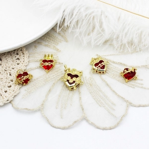 Fünf 18K vergoldete Herzanhänger mit roten Edelsteinen für DIY Schmuck und Halsketten