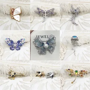 Broche Animale de Luxe en Cuivre Plaqué Or Zircon Papillon Libellule Méduse Oiseau Künstliche Perle Accessoires de Bijoux DIY