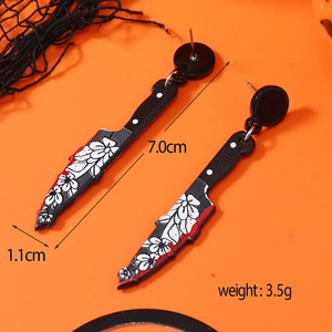 Gothic Blutige Kochmesser Ohrringe für Halloween mit Blumenmuster und Orange Hintergrund