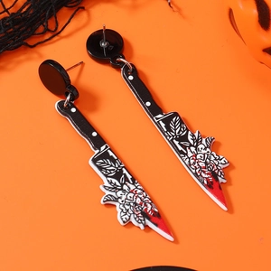 Boucles d'oreilles couteau d'Halloween en acrylique avec fleurs sur fond orange festif