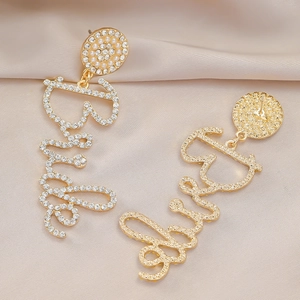 Elegante goldene 'Bride' Ohrhänger mit funkelnden Strasssteinen und Perlenbesatz