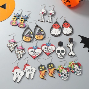 Set di 10 paia di orecchini di Halloween in legno con zucca fantasma e teschi
