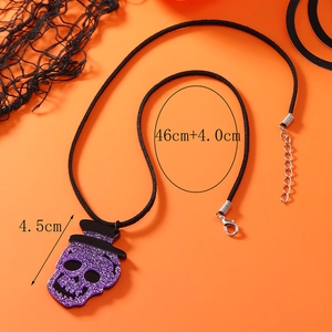 Detailansicht der Halloween-Totenkopfkette mit lila Glitzer und Größenangaben im Bild