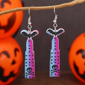 Halloween Fledermaus- und Lippenstift-Ohrringe mit Totenkopfmotiven am Zweig