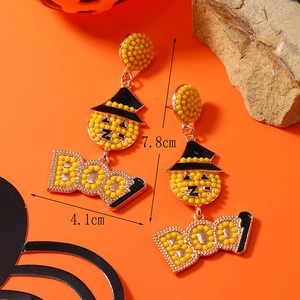 Détail des dimensions des boucles d'oreilles BOO en perles avec citrouille et chapeau
