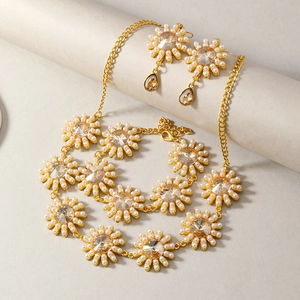 Vintage Alloy Flower Rhinestone Pearl Necklace Bracelet Earrings Jewelry For Women Banquet Wedding Formal Occasion Dress Accessories