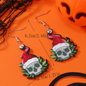Vue détaillée de boucles d'oreilles tête de mort avec bonnet de Noël et dimensions