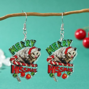 Orecchini natalizi in acrilico con possum e testo Merry Hissmas su ramo di legno