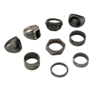 9-teiliges Vintage-Ring-Set in Altsilber und Schwarz mit geometrischen Mustern