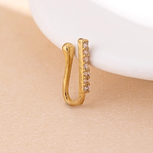 Clip per naso a forma di U dorata senza piercing con file verticali di zirconi scintillanti