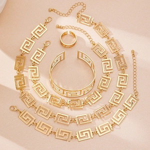 Set di gioielli dorati con motivo a greca: collana, bracciale, anello e rigido