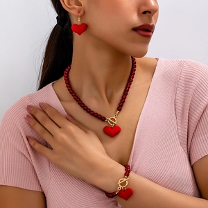 French Retro Red Heart Alloy Jewelry Set With Necklace Bracelet Earrings Gold OT Clasp Frosted Heart Pendant For Women