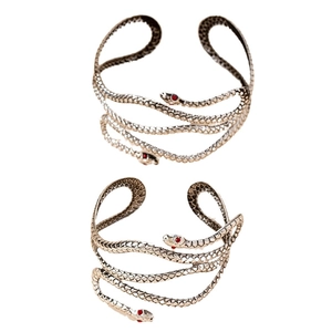 Bracelet serpent en argent vintage avec écailles détaillées et yeux rouges sur blanc