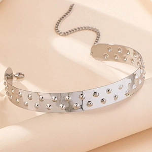 Poliertes Silber-Choker-Halskette im Punk-Stil mit zweireihigen Nieten und Karabiner