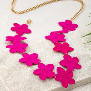 Chaîne de taille été avec fleurs rose magenta éclatantes et maillons dorés élégants