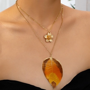 Double Layer Gold Alloy Flower Leaf Pendant Necklace Fashion Vintage Enamel Gradient Nature Inspired Jewelry For Women Party