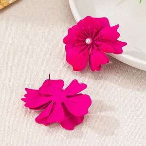 Fuchsia Blumenohrstecker mit weißer Perle und mattem Legierungsfinish für Damen