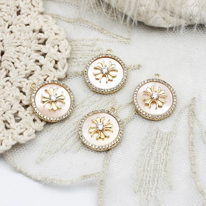 Pendentifs Croix Étoile Hexagramme en Cuivre Plaqué Or 18K Incrustation Nacre Charms Strass DIY Accessoires Bijoux Collier