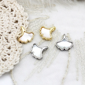 Pendentifs feuille de ginkgo plaqués or 18K avec nacre pour création de bijoux