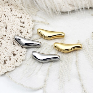 Perline Distanziatrici Irregolari in Rame Placcato Oro 18K Tubo Lungo Torsione Forma di Osso Fai da Te Accessori per Gioielli