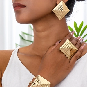 Portatovaglioli Geometrici in Lega Texture a Piramide Placcati Oro Argento Decorazione Tavola da Pranzo Matrimonio Banchetto Festa