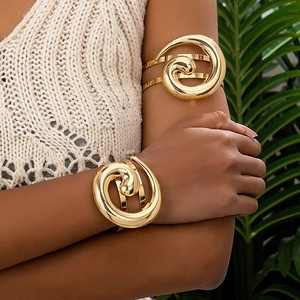 Bracciale Rigido e Bracciale da Braccio a Spirale Oro Stile Occidentale per Donna Gioielli Vintage di Lusso in Metallo