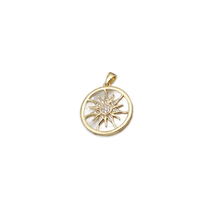 18K vergulde zonnestraal hanger met wit parelmoer en micro-pave kristallen set
