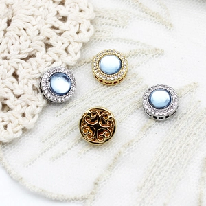 Détails de perles d'aigue-marine serties avec filigrane d'or et d'argent pour bijoux DIY