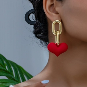 Boucles d'Oreilles Pendantes Coeur Rouge Mode Chaîne en Métal Doré Boucles d'Oreilles Coeur Mat Pour Femmes Bijoux