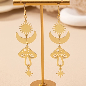 Boucles d'Oreilles Pendantes en Alliage Style Bohême avec Breloques Soleil Lune Champignon et Étoile Design Long Doré Bijoux Mystiques