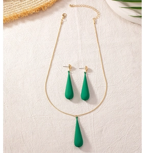 Conjunto de collar y pendientes vintage con colgantes de gota verde mate en dorado