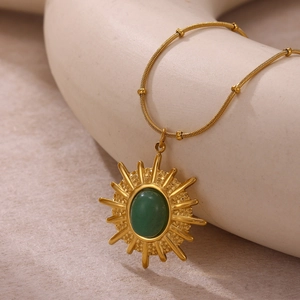 Collier tournesol vintage en acier inoxydable doré 18K avec pendentif pierre naturelle verte