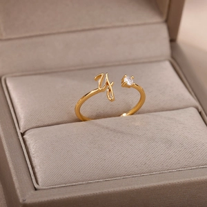 Bague ouverte élégante plaquée or 18 carats avec lettre Y et cristal dans un coffret