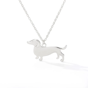 Collier pendentif teckel en argent poli avec une chaîne en O à finition miroir