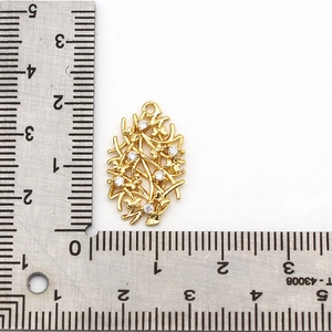 Pendentif ajouré plaqué or 18K avec cristaux de zircone brillants pour création bijoux