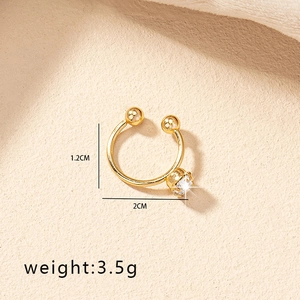 Detalle que muestra dimensiones y peso de 3,5g del falso aro de nariz dorado con diamante