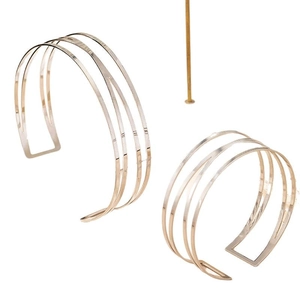 Set girocollo e bracciale da braccio geometrico multistrato dorato per donna