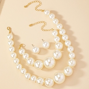 Vintage style freshwater pearl jewelry set with necklace bracelet and stud earrings