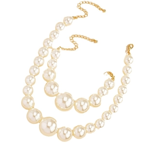 French vintage pearl jewelry set including graduated necklace and bracelet with gold clasps