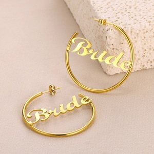Vergoldete große Creolen mit Bride-Schriftzug für Hochzeiten und festliche Anlässe