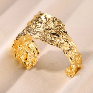 Irregular hammered texture gold cuff bracelet for women with open hollow C-shaped design