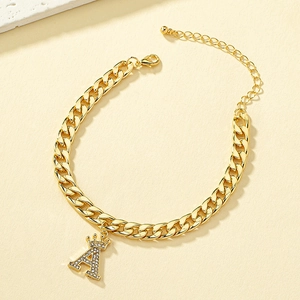 Bracciale a catena cubana dorata con ciondolo a lettera A e corona per donna gioielli