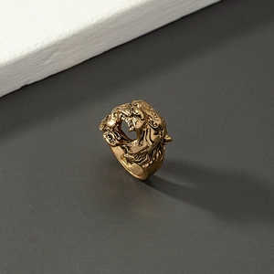 Anillo de tigre hip-hop retro en acabado oro antiguo con relieve de animales