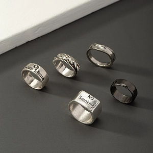 5-teiliges Vintage-Ring-Set in Silber und Schwarz mit Keep Smile und NO Smoking Gravur