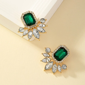 Orecchini vintage a lobo con smeraldo stile francese e finiture dorate con diamanti