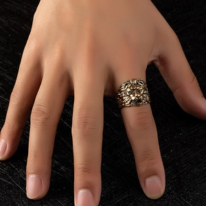 Retro Löwenkopf Relief Ring in antikgold Finish für Herren Hip-Hop Punk Mode Schmuck