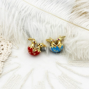 18k vergulde paashaas en emaille ei hanger voor doe-het-zelf sieraden maken