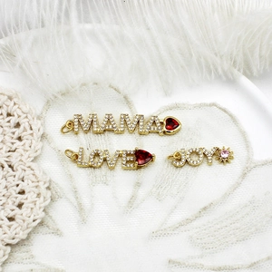 Mikro-pavé MAMA LOVE JOY Buchstabenanhänger mit Herz- und Stern-Zirkon für DIY-Schmuck
