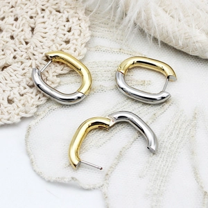 Boucles d'oreilles créoles bicolores en forme de U en métal doré et argenté minimaliste