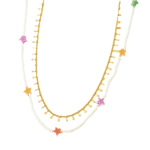 Collier bohème double rang avec étoiles de mer et paillettes dorées aux perles colorées